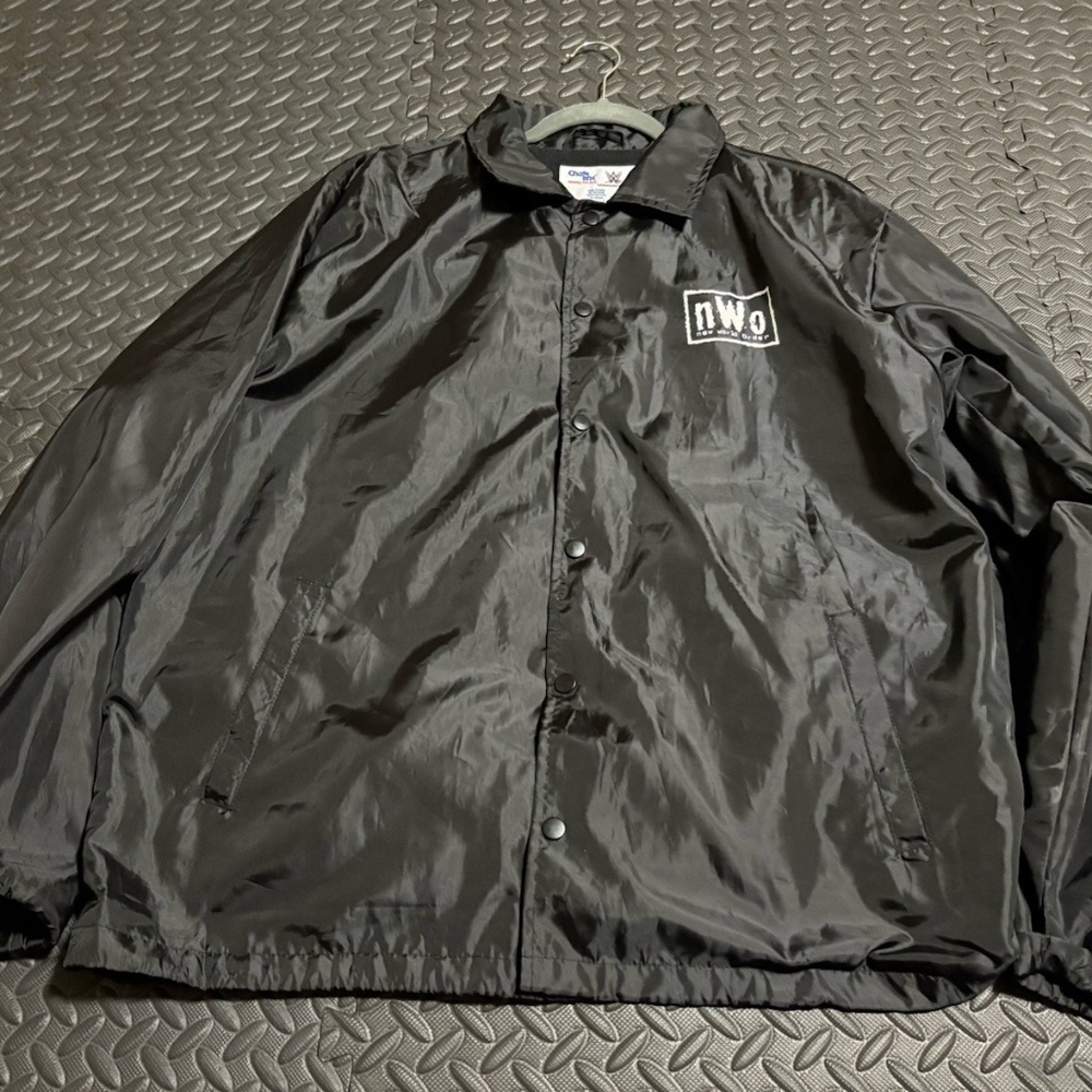 NWO New World Order Chalk Line Satin Jacket Mens Large 2018 WWE Button Up